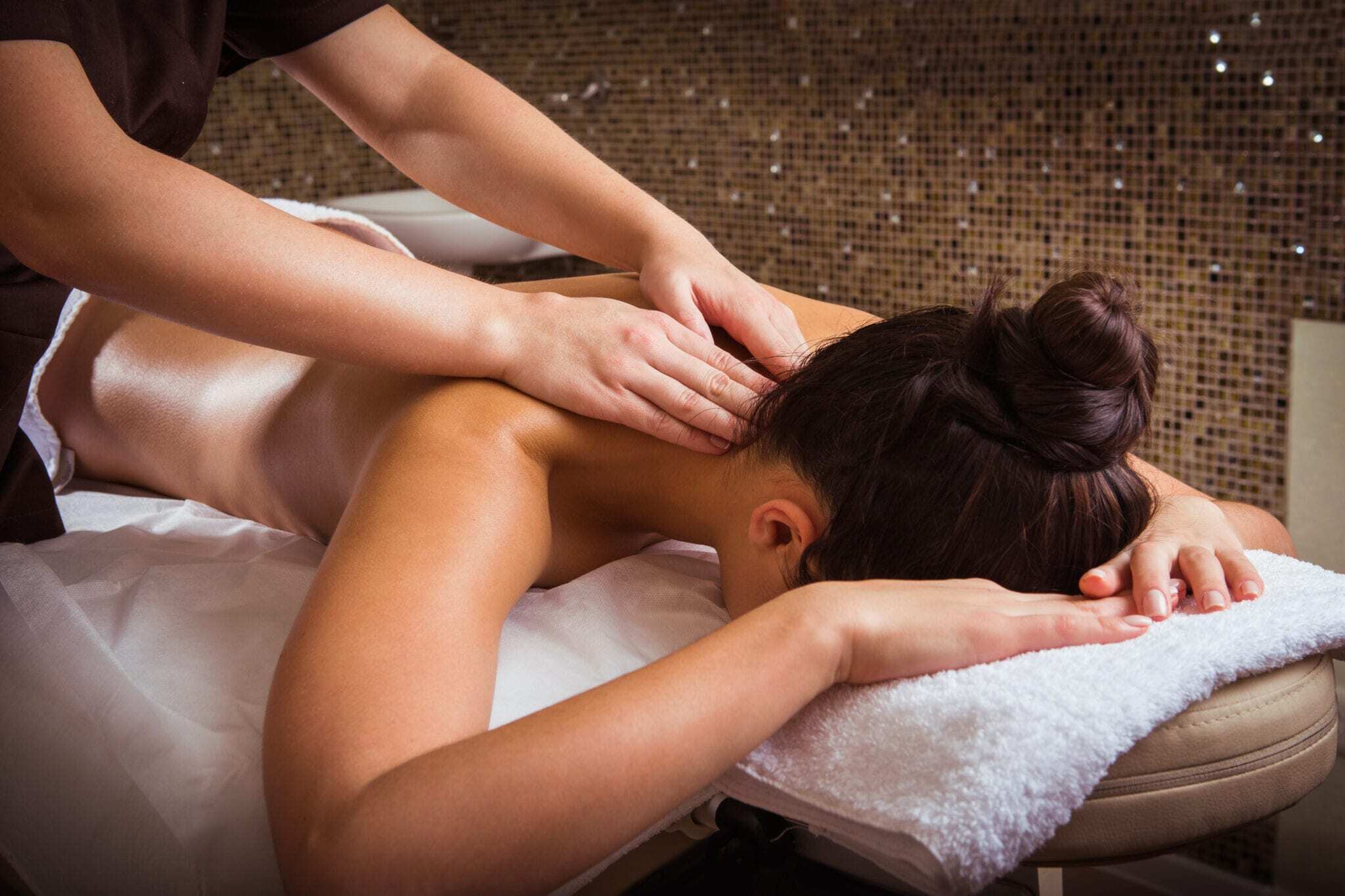 Massage outcall London providing professional treatments in the comfort of your space